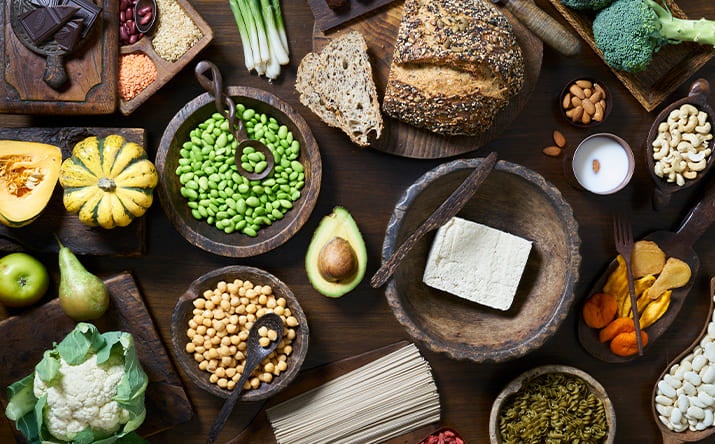 Alimentos de una comida vegana y vegetariana Alimentos de una comida vegana y vegetariana