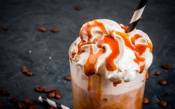 Frapuccino de caramelo con crema batida. Frapuccino de caramelo con crema batida.