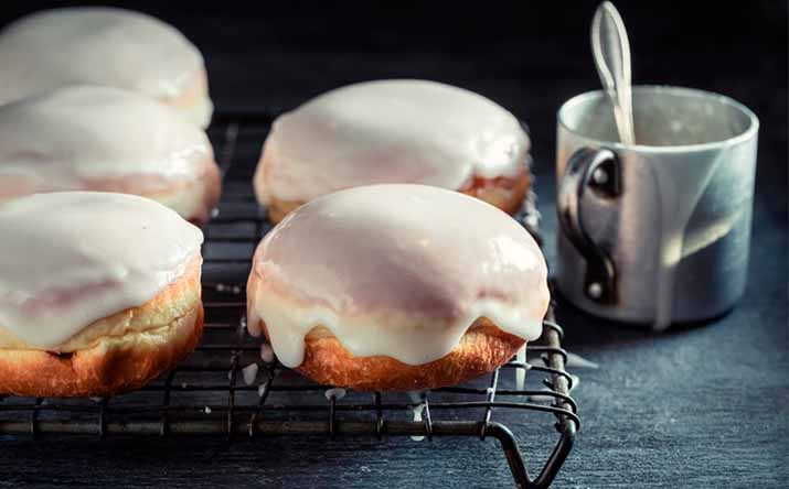 Donuts con glaseado blanco Donuts con glaseado blanco