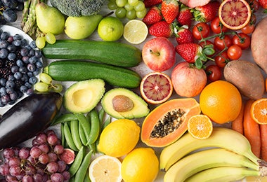 Variedad de frutas y verduras.