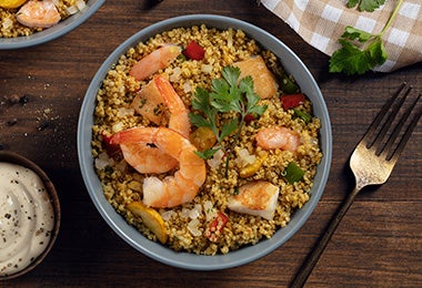 Plato de arroz con comida del mar