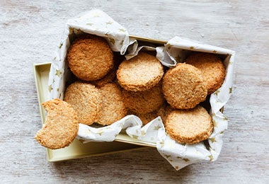Caja con galletas sin gluten de coco Caja con galletas sin gluten de coco