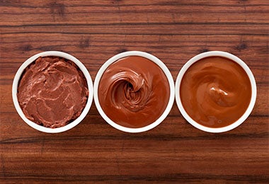 Tres recetas con chocolate: una mousse, derretido y para untar. Tres recetas con chocolate: una mousse, derretido y para untar.