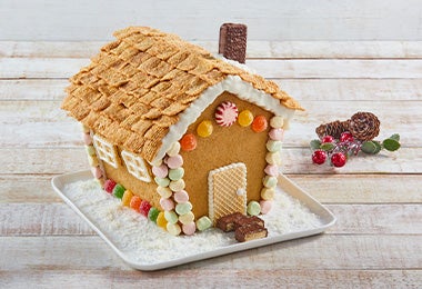 Armar y decorar casita de jengibre para navidad Armar y decorar casita de jengibre para navidad
