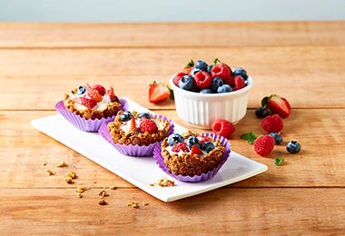 Receta de canasta de granola con arándanos y frambuesas Receta de canasta de granola con arándanos y frambuesas
