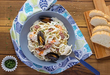 Plato de espaguetti con frutos del mar, receta con mariscos Plato de espaguetti con frutos del mar, receta con mariscos