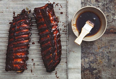 Costillitas de cerdo para celebrar la Fiesta del Chancho costillas de cerdo asado típico de la fiesta del Chancho