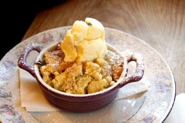 cazuela de postre apple crumble.