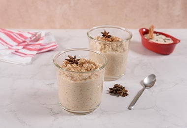 Arroz con leche decorado con anís estrellado