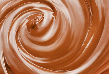 Chocolate derretido para hacer un cascanueces de navidad