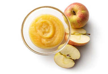 Manzanas, una comida fácil de digerir para deshinchar el estómago.