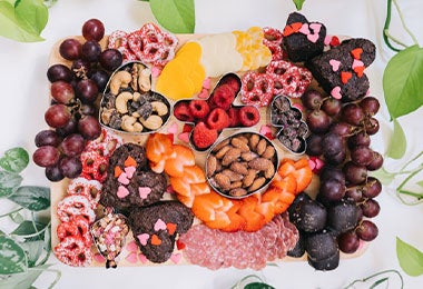 Tabla de quesos para coronas navideñas comestibles