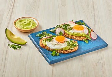 Qué hacer de comer tostadas de aguacate con huevo frito 