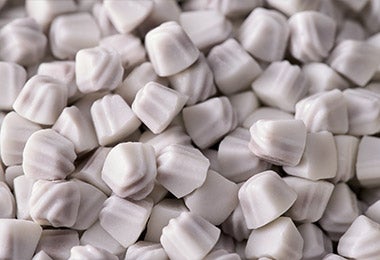 Trufas de chocolate blanco, uno de los postres fáciles y rápidos con pocos ingredientes que se pueden preparar