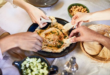 una de las claves del menú vegano es entender las diferencias de los ingredientes veganos y manejar las expectativas. aperitivo para menú vegano