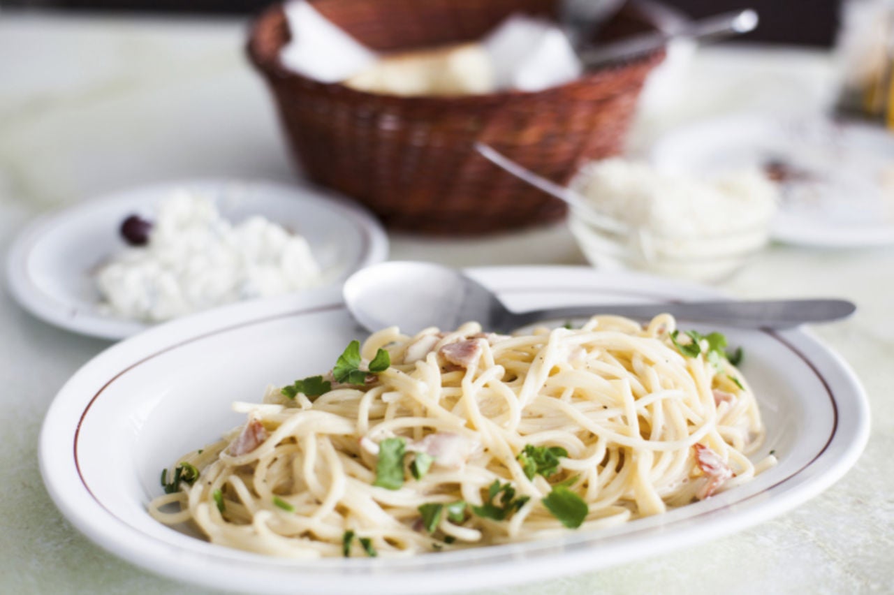 Pasta con salsa blanca