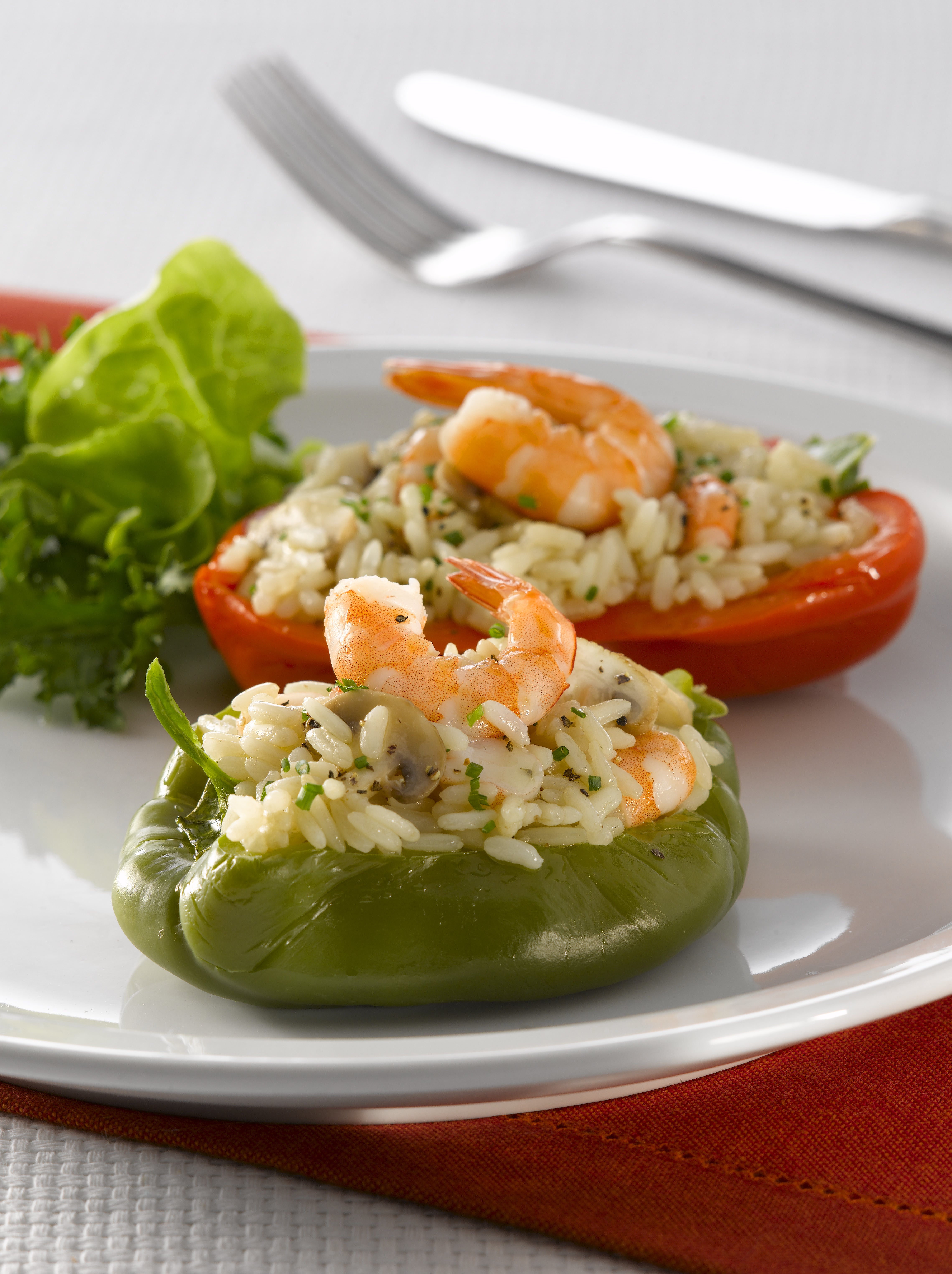 Pimientos Rellenos con Arroz y Camarones