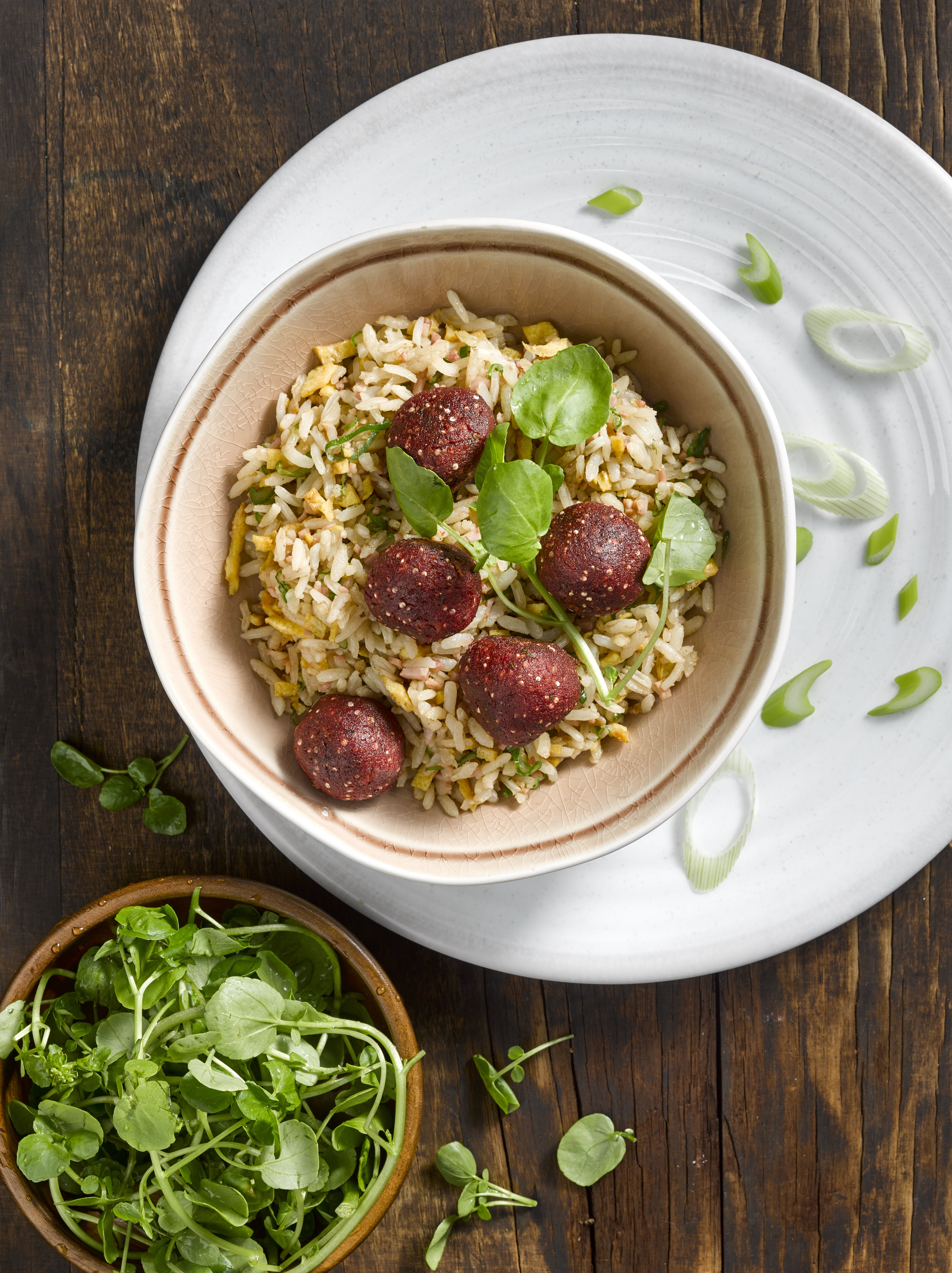 Arroz Chaufa con Albondiga de Quínoa y Betarraga