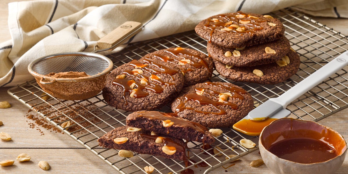 Galletas brownie con maní y caramelo
