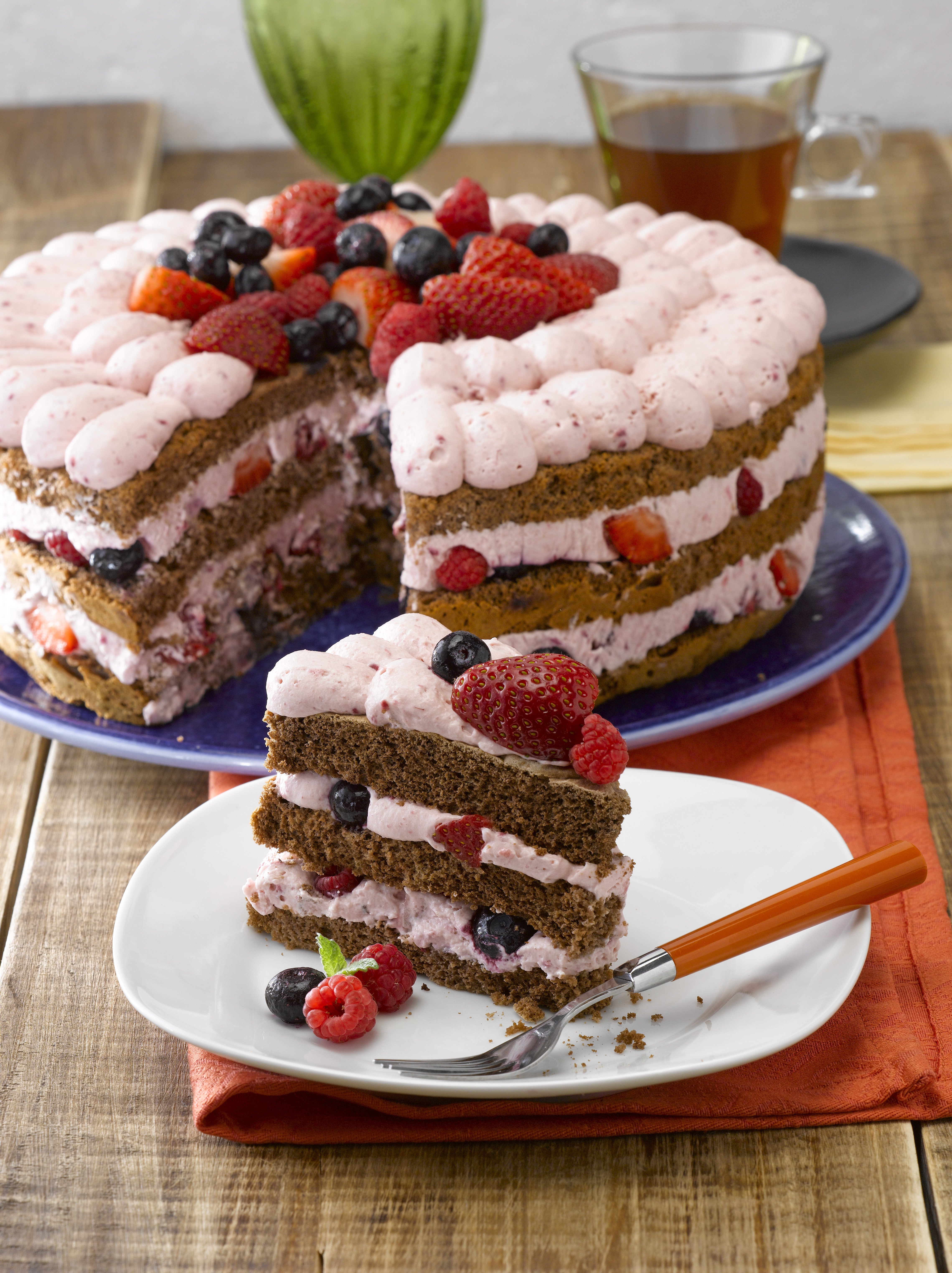 Receta de Torta sin azúcar con berries | Recetas Nestlé
