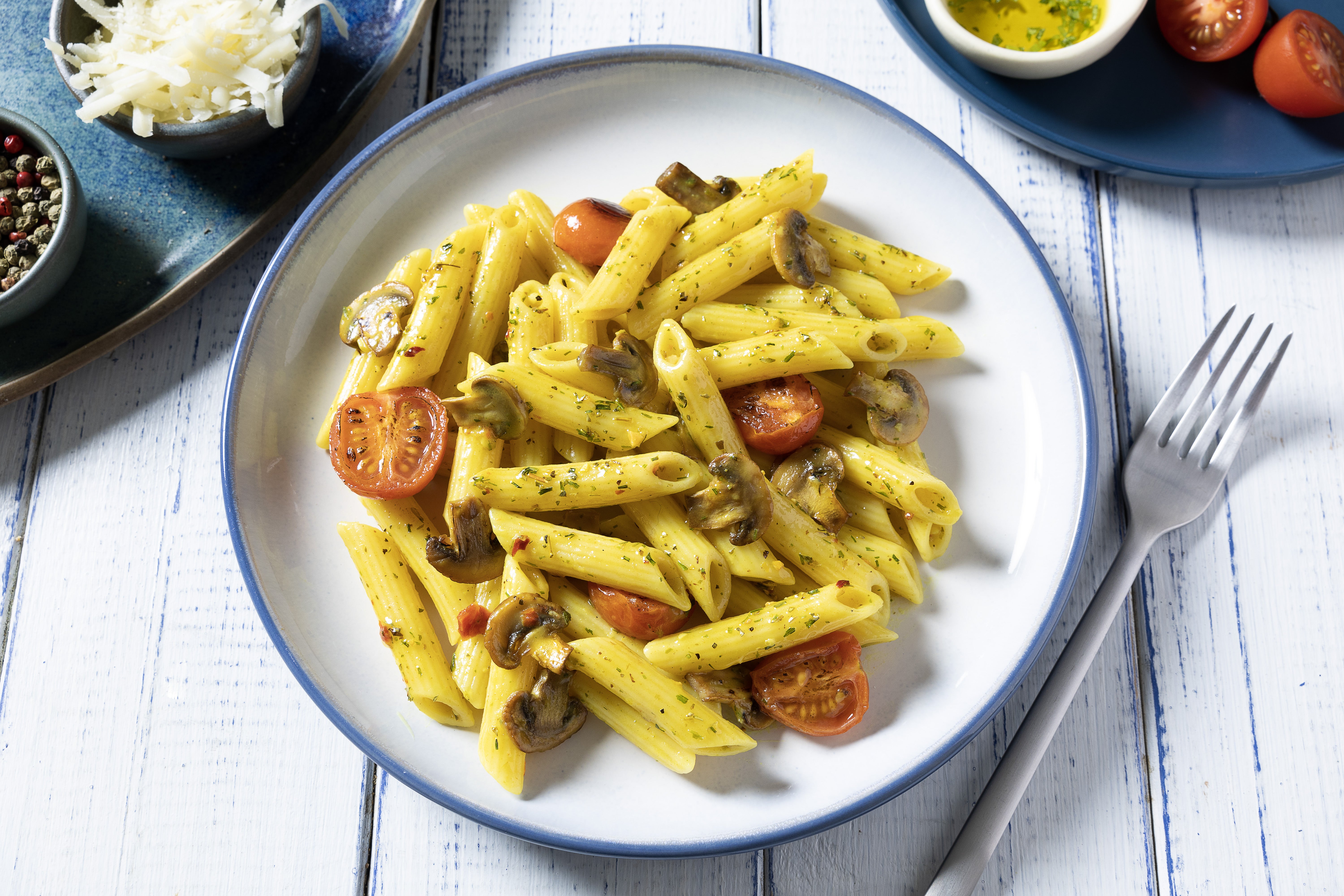Pasta salteada en mantequilla y Mi Sazón