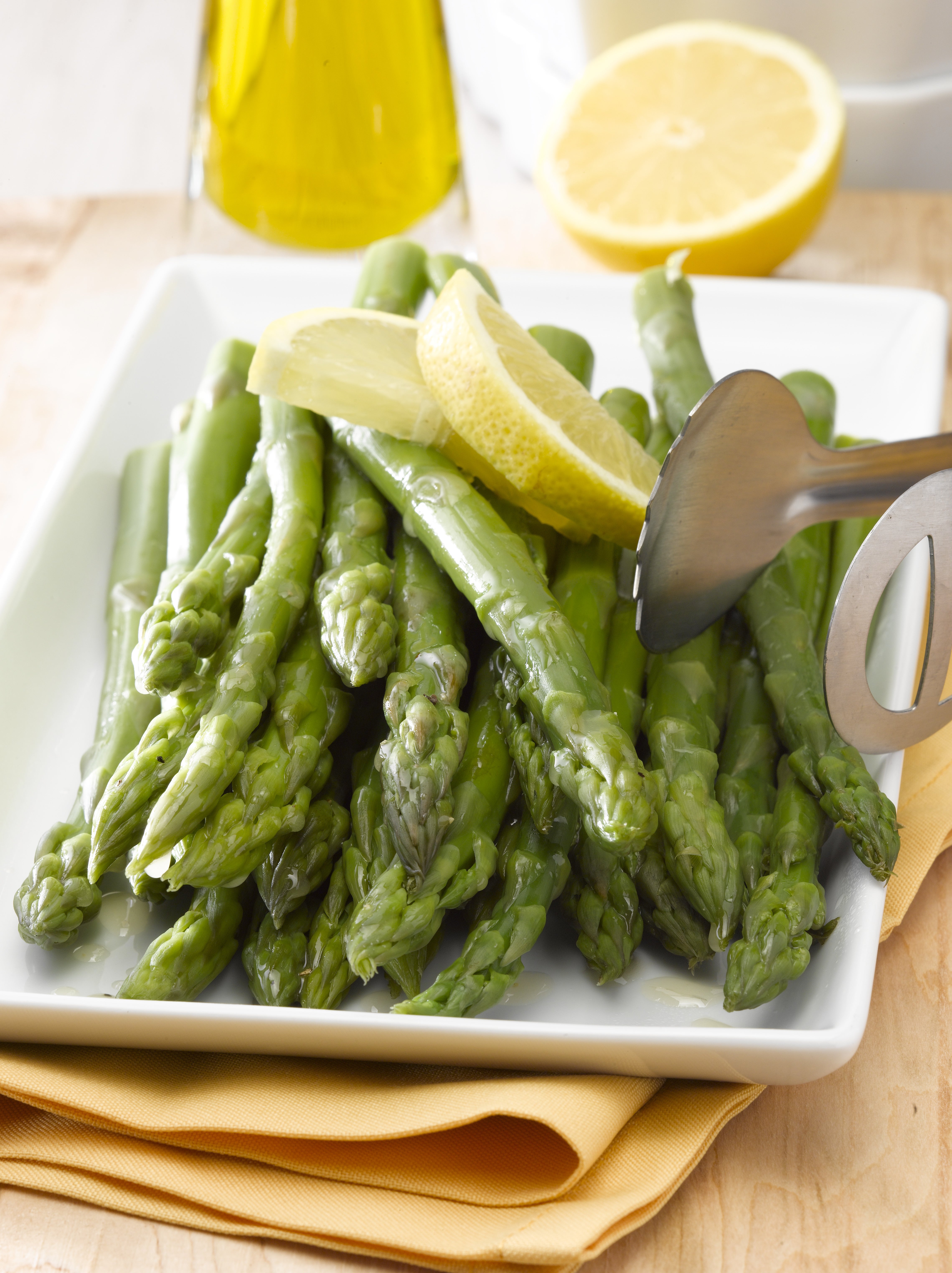 Espárragos Frescos con Limoneta