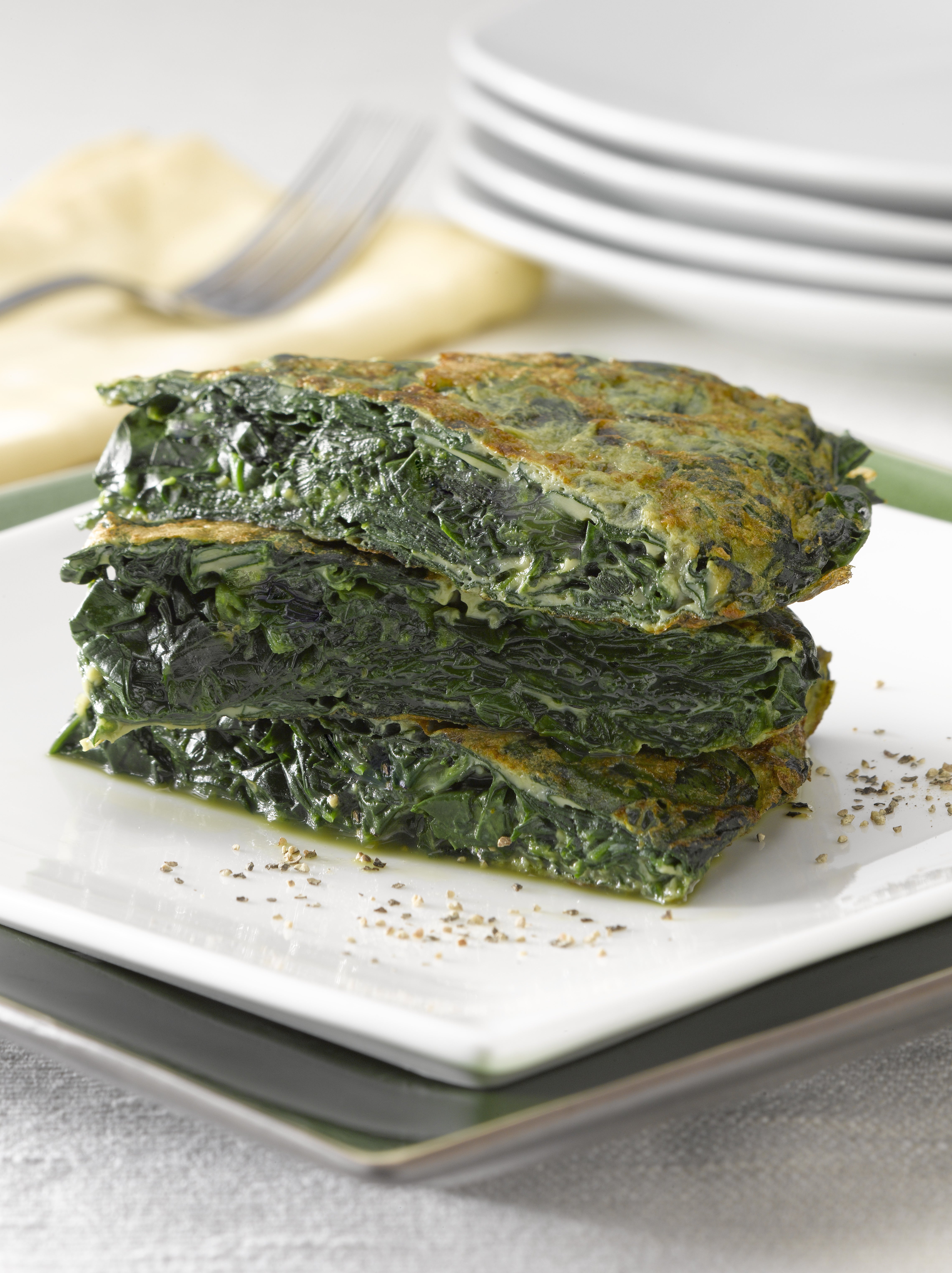 Rollito de tortilla con espinacas