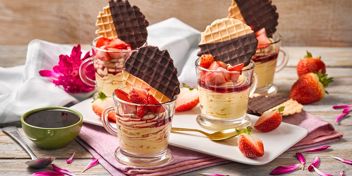 Crema de vainilla con frutillas al carmenere