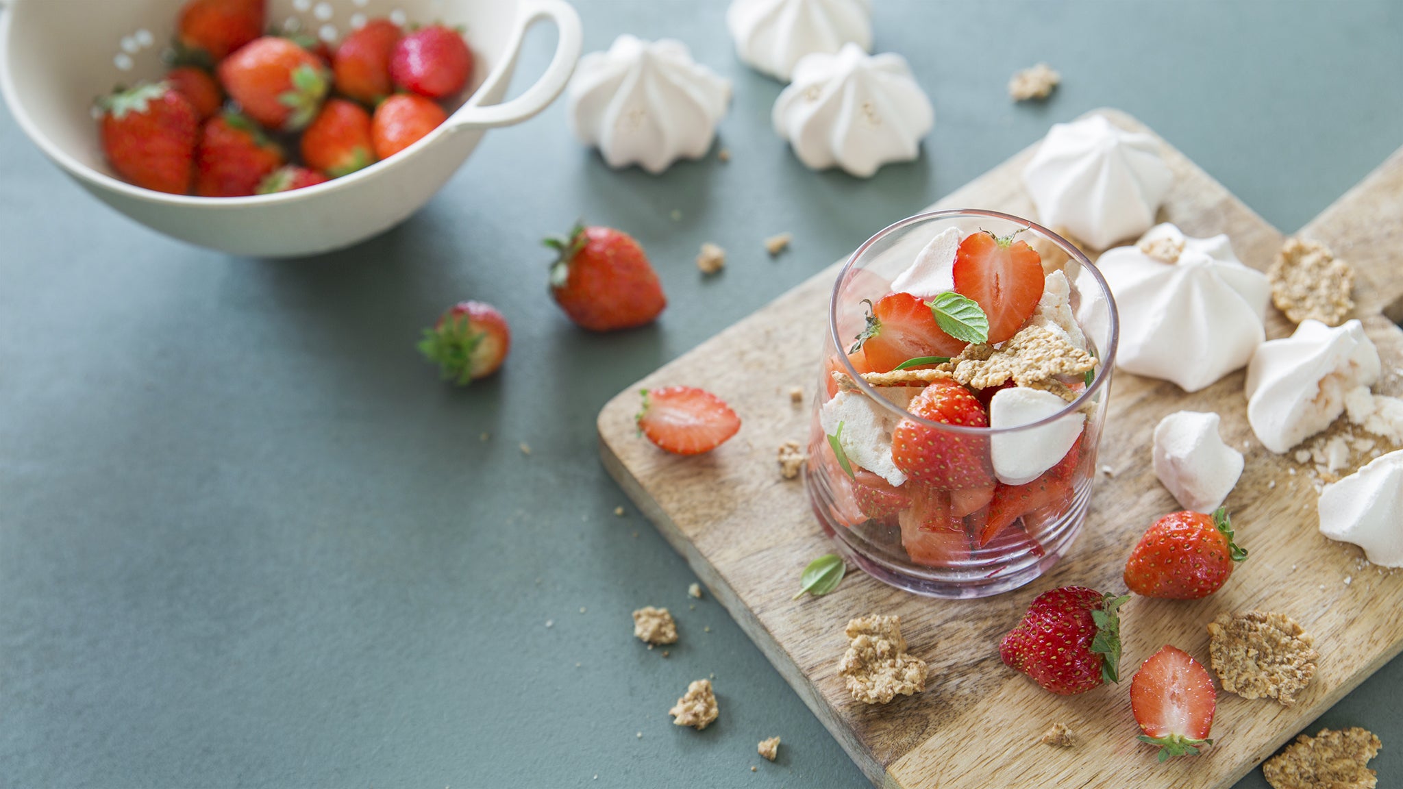 Delicias de Merengue con Frutillas y Cereal