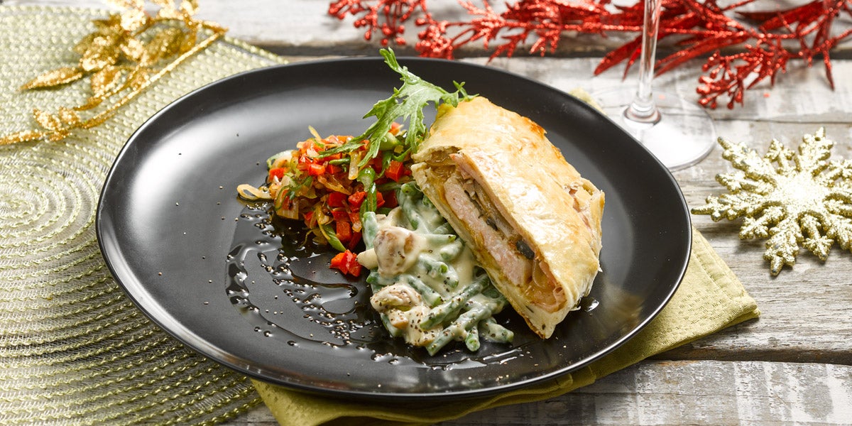 Pavo wellington acopañado de cremoso de champiñones y verduras Pavo wellington acopañado de cremoso de champiñones y verduras