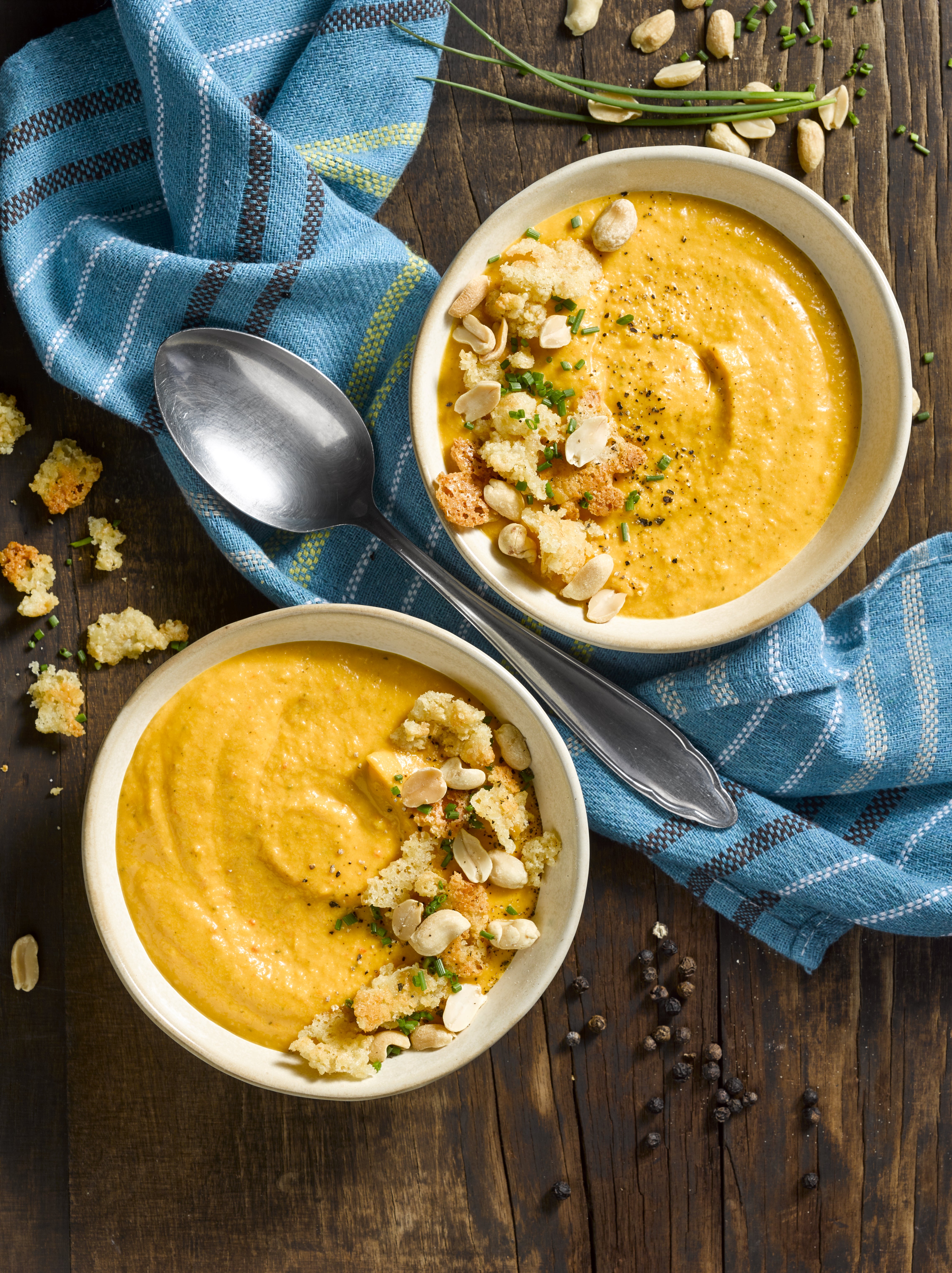 Crema de Zapallo con Galleta crocante de Queso