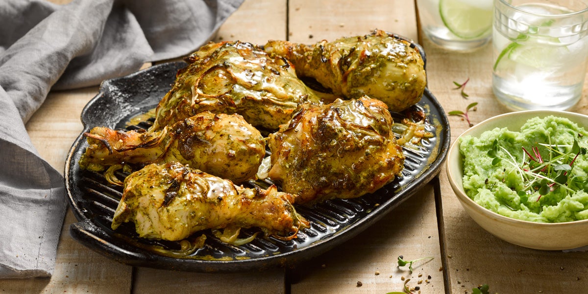 Pollo a la mostaza con puré de arvejas y menta