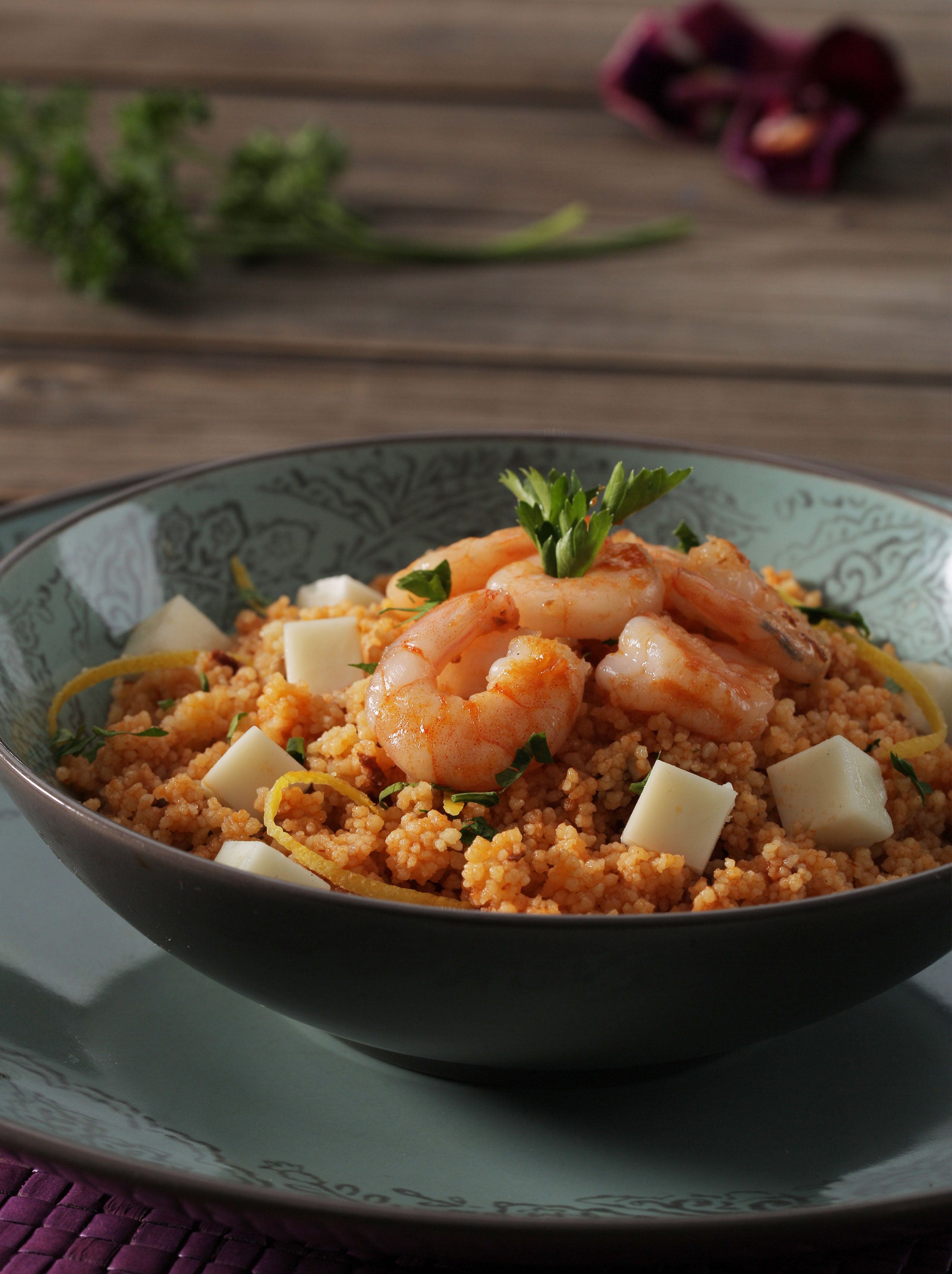 Cous Cous Atomatado con Queso de Cabra y Camarones