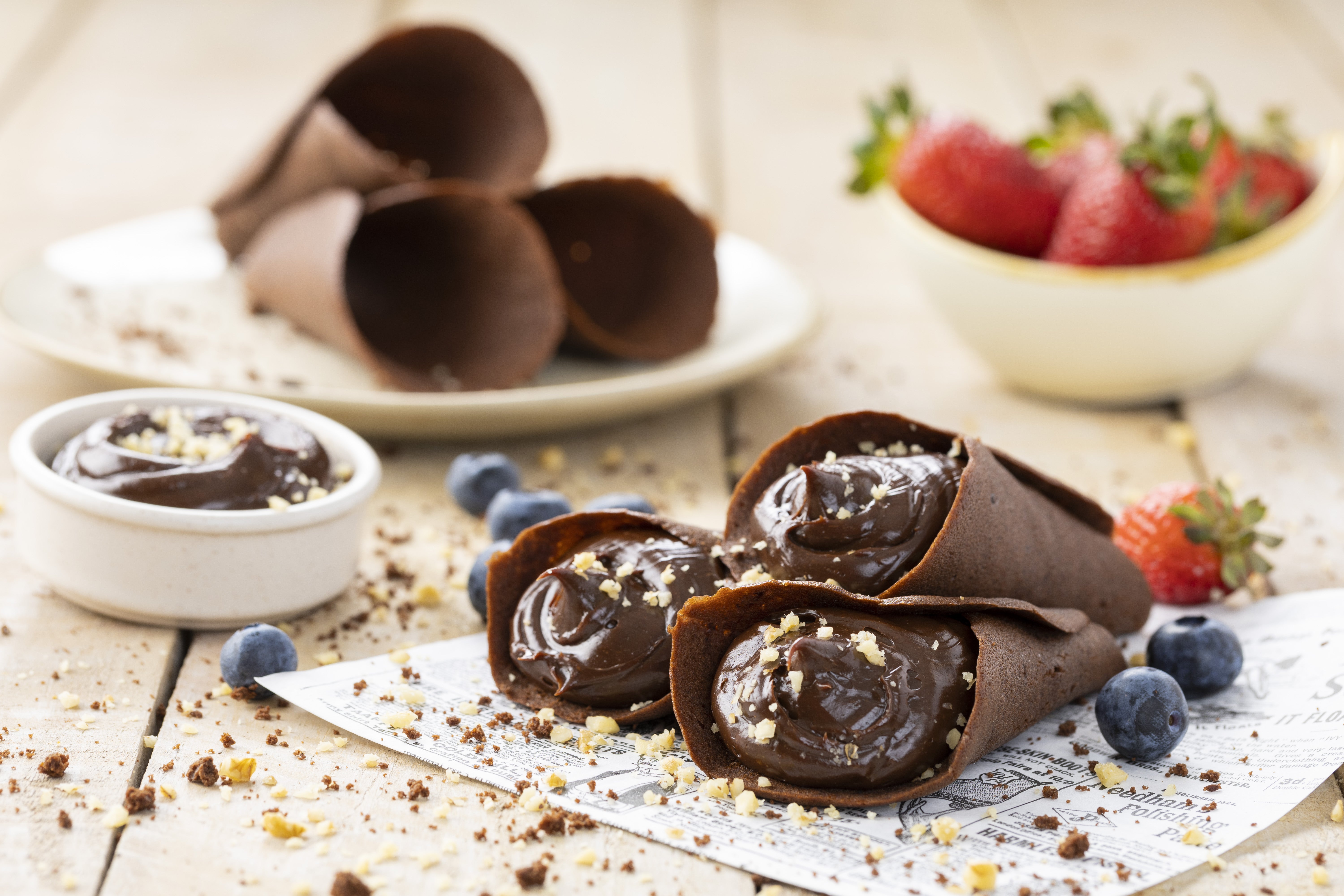 Barquillos de chocolate rellenos