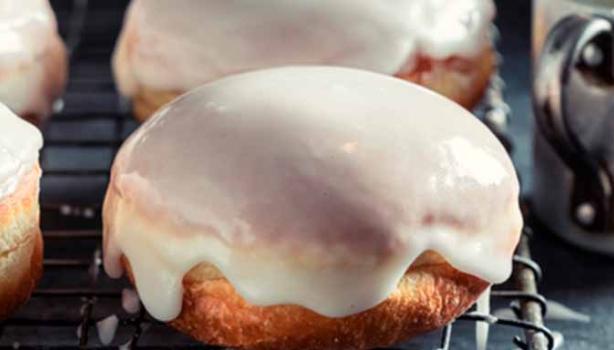 Donuts con glaseado blanco