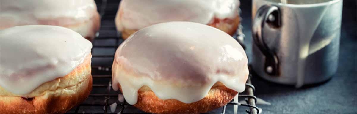 Donuts con glaseado blanco
