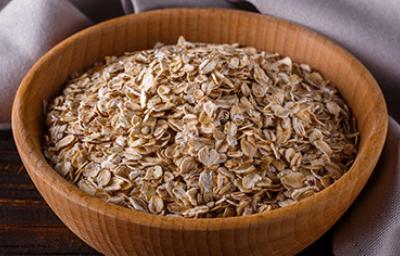 Las recetas con avena pueden ser en su variedad cruda o en hojuelas. Las recetas con avena pueden ser en su variedad cruda o en hojuelas.