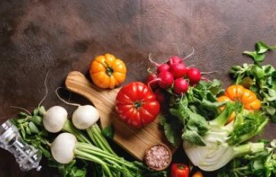 Variedad de verduras frescas, hinojo