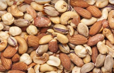 Mezcla de frutos secos que incluye castañas de cajú, almendras, pistachos y avellanas, opción para recetas y snack