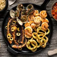 Ingredientes de comida del mar a la parrilla  