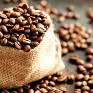 Día internacional del café granos en bolsa 