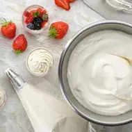 Nata con cremor tártaro y fresas