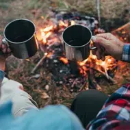 Fogata para calentar las piedras del curanto en hoyo.