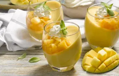 Gelatina de yoghurt y mango Gelatina de yoghurt y mango