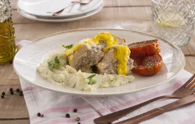 Pechuga rellena de Pasta de Champiñones y Puré Pechuga rellena de Pasta de Champiñones y Puré