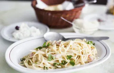 Pasta con salsa blanca Pasta con salsa blanca