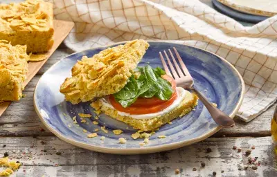 Pan de maíz crocante con relleno fresco