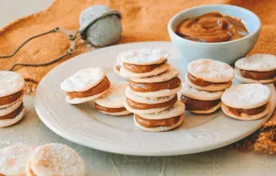 Mini alfajores de hoja Mini alfajores de hoja