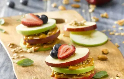 Manzanas con Manjar y Granola Manzanas con Manjar y Granola
