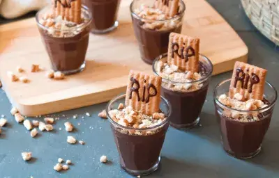 Vasitos de mousse de chocolate para halloween Vasitos de mousse de chocolate para halloween